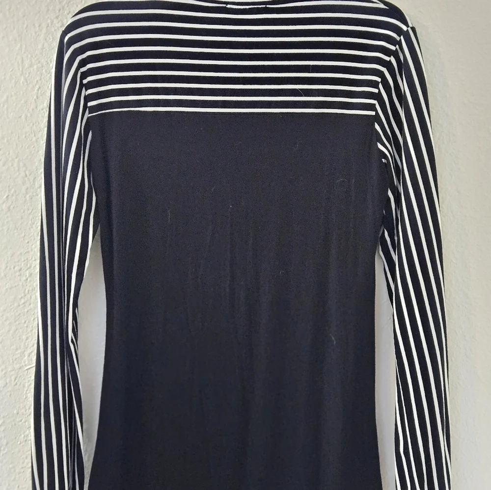Women's Longsleeve Pullover Black & White Top by Zeagoo. Size M, 100% polyester. - Picture 8 of 10